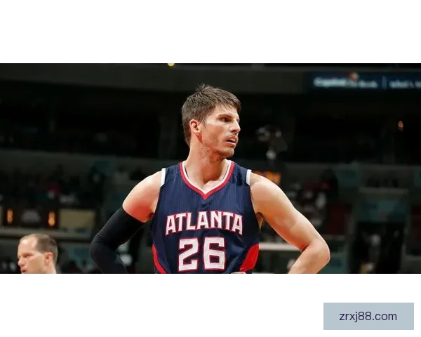 三分神射手本赛季命中率五成二老鹰意外裁掉休斯坦